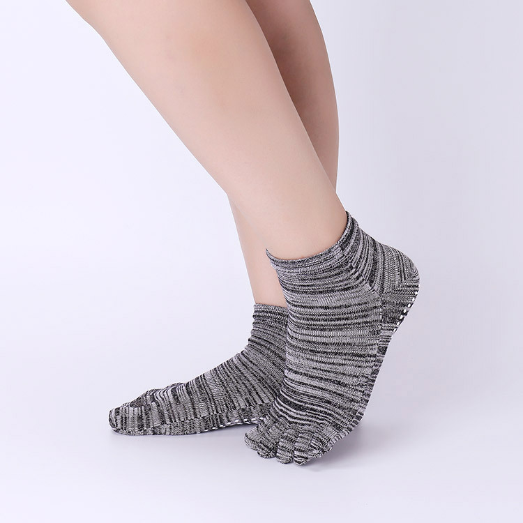 Non-Slip Yoga Socks with Grips - Pilates Yoga Barre review and price